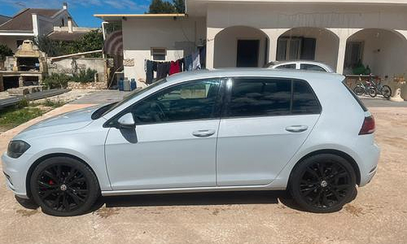 2017 Volkswagen Golf...