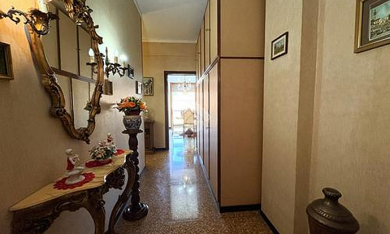 3 Locali A Loano...