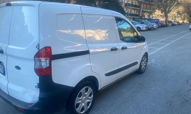 Ford Transit Courier...
