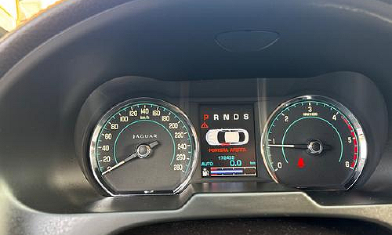 Jaguar Xf...