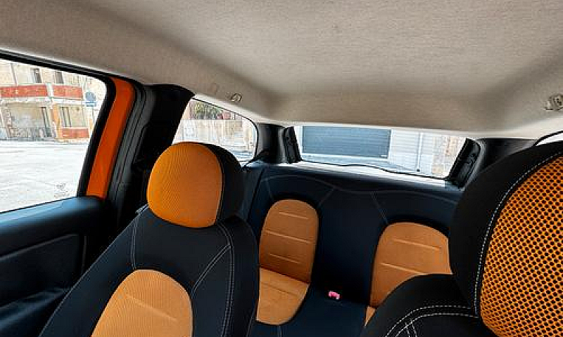 Lancia Ypsilon Momo ...