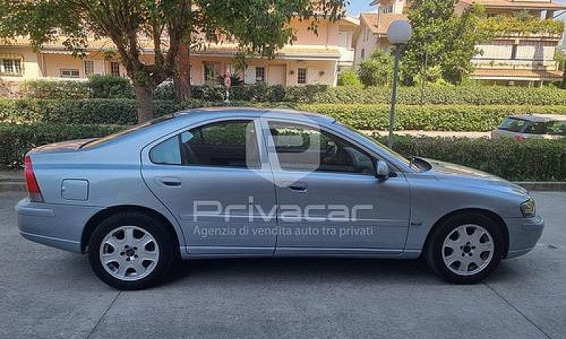 Volvo S60 2.4 D5 20V...