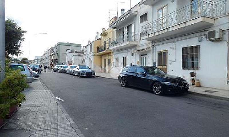 2 Locali A Policoro...