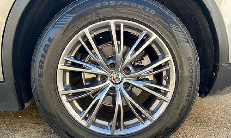 Alfa Stelvio 2.2 Tur...