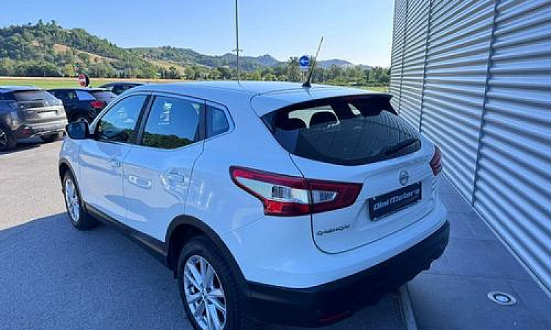 Nissan Qashqai 1.5 D...