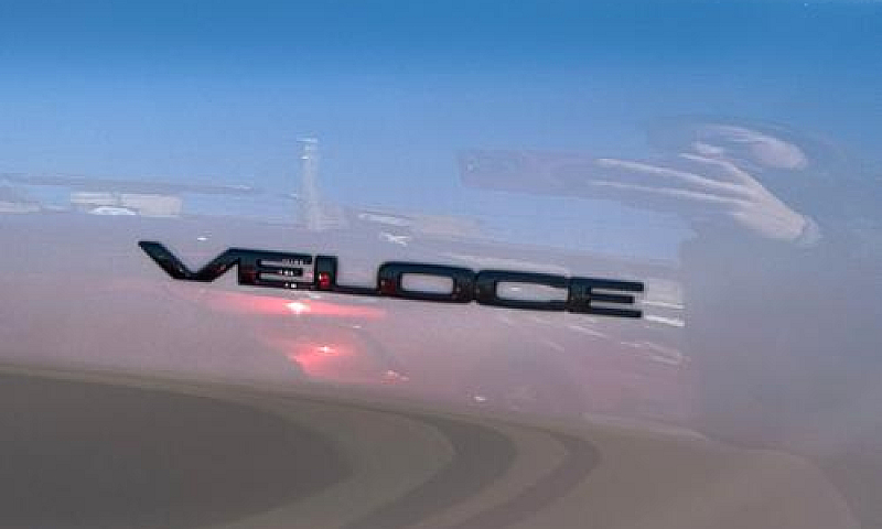 Alfa Romeo Stelvio 2...