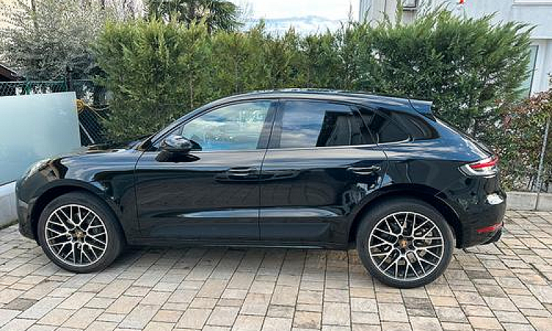 Porsche Macan...