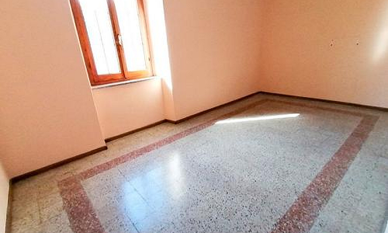 Ampio Appartamento A...