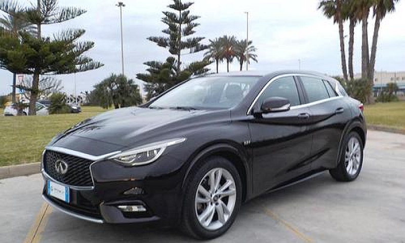 Infiniti Q30 2.2 Die...