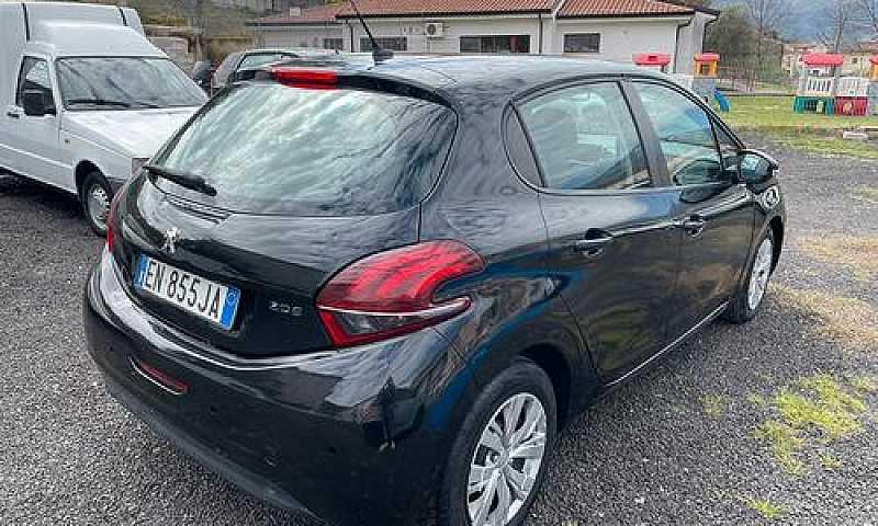 Peugeot 208...