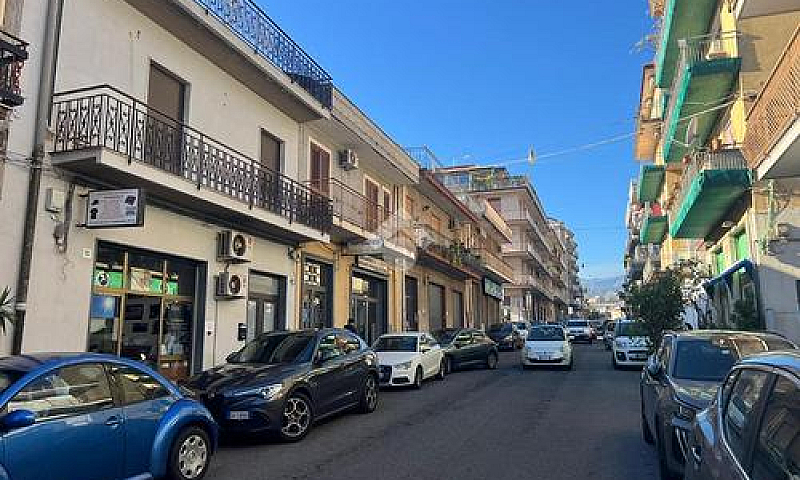 3 Locali A Giarre...