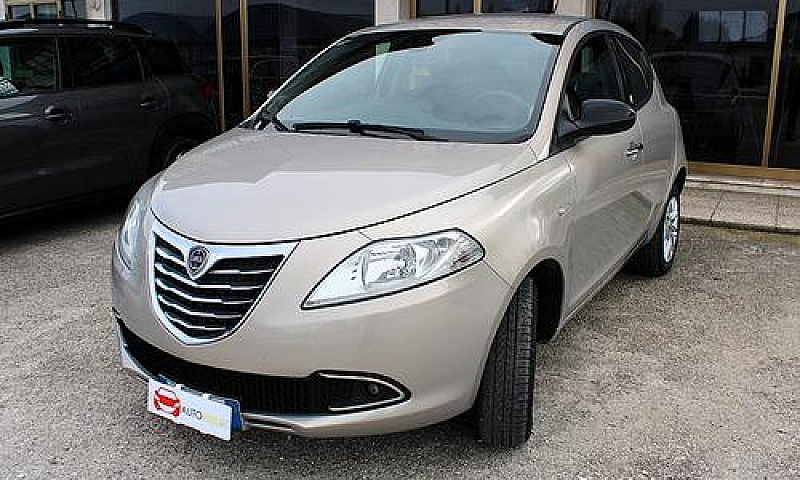 Lancia Ypsilon 0.9 T...