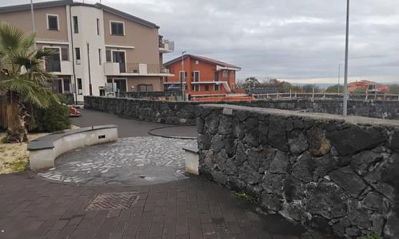 Belpasso,In Costruzi...