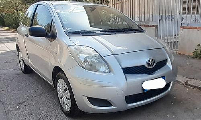 Toyota Yaris 1.0 Ben...