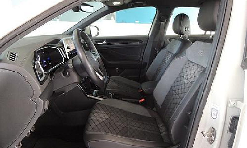 Volkswagen T-Roc 1.0...
