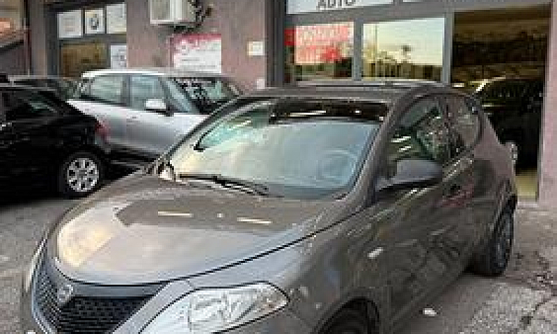 Lancia Ypsilon 1.2 6...