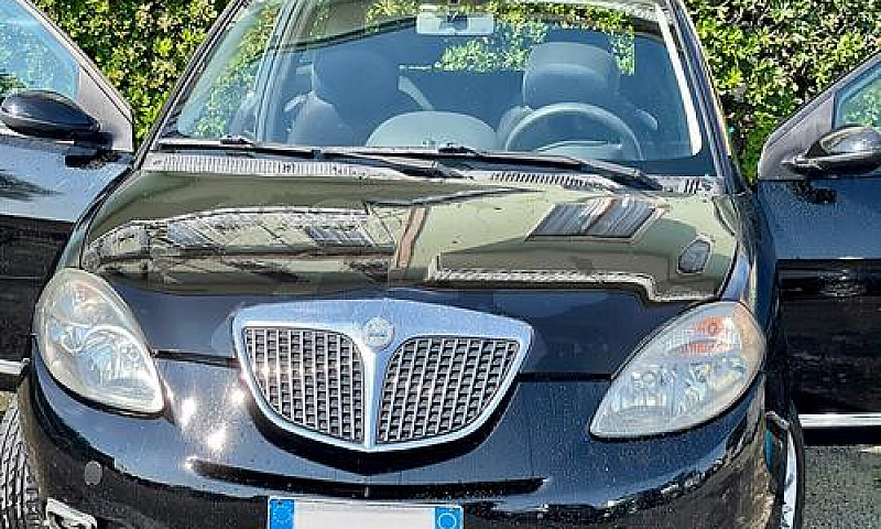 Lancia Ypsilon Perfe...