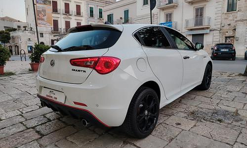 Alfa Romeo Giulietta...