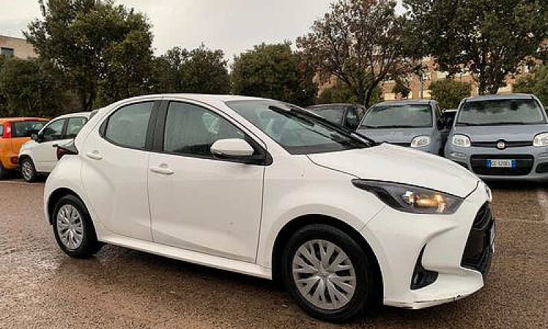 Toyota Yaris 1.0 5 P...