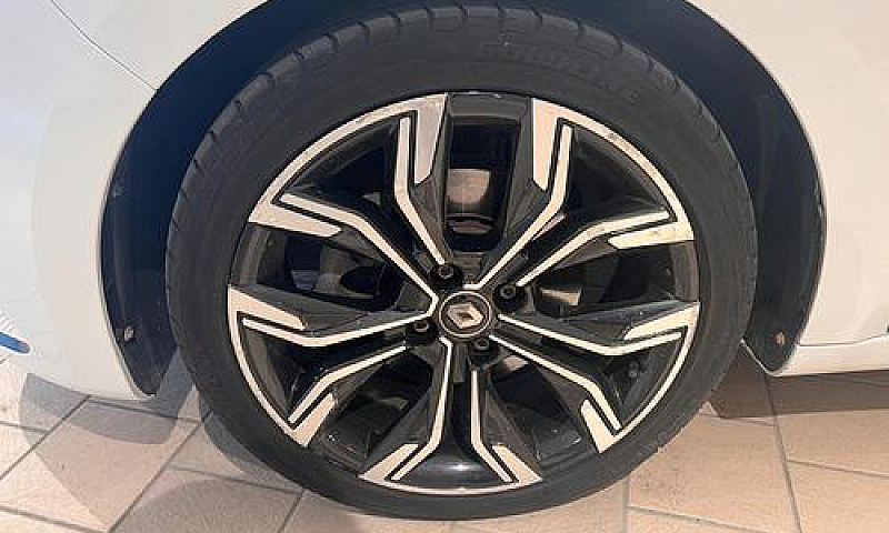 Renault Clio Full Hy...