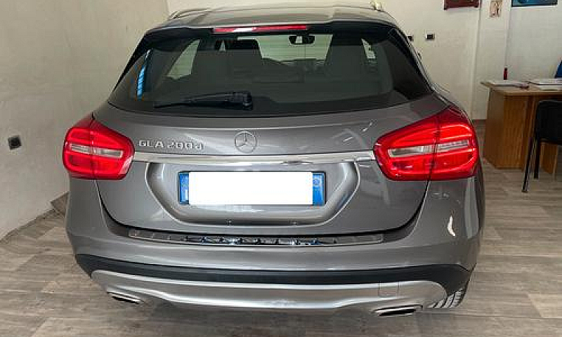 Mercedes-Benz Gla 20...