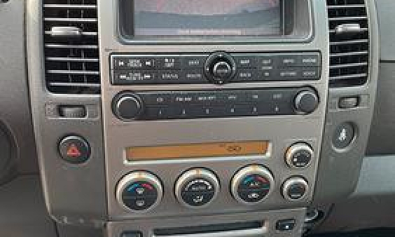 Nissan Pathfinder 4X...