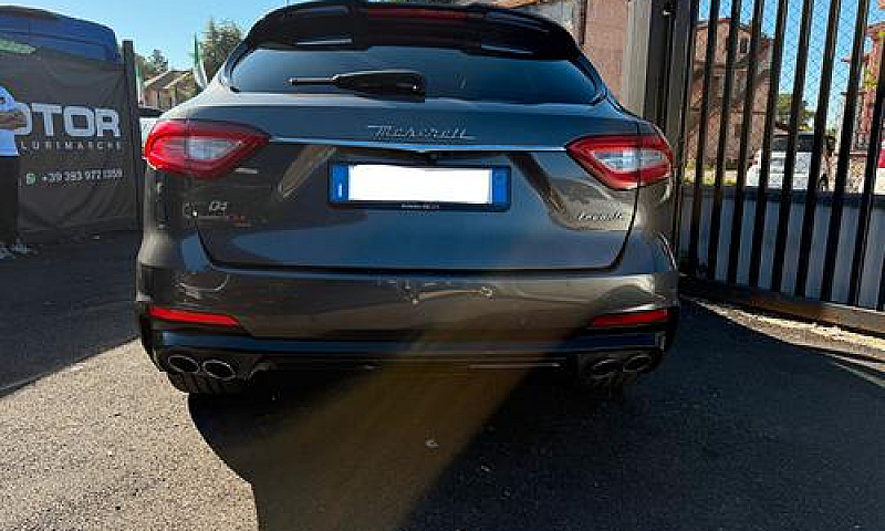 Maserati Levante V6 ...
