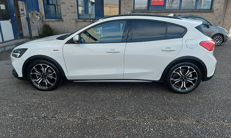 Ford Focus Active 1....