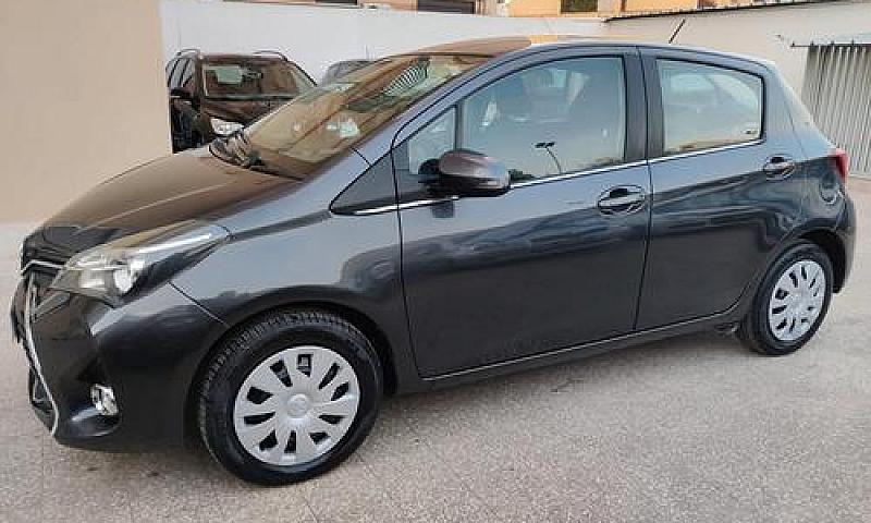Toyota Yaris 1.0 5 P...