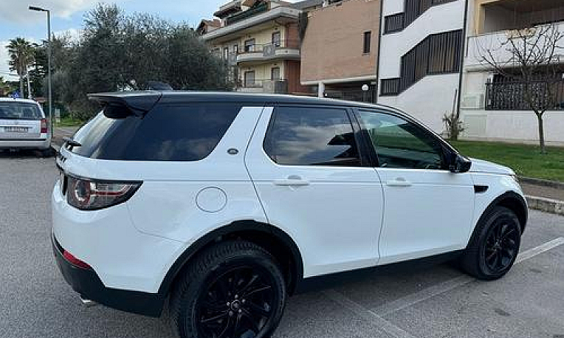 Land Rover Discovery...