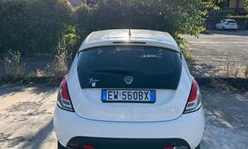Lancia Ypsilon Anno ...