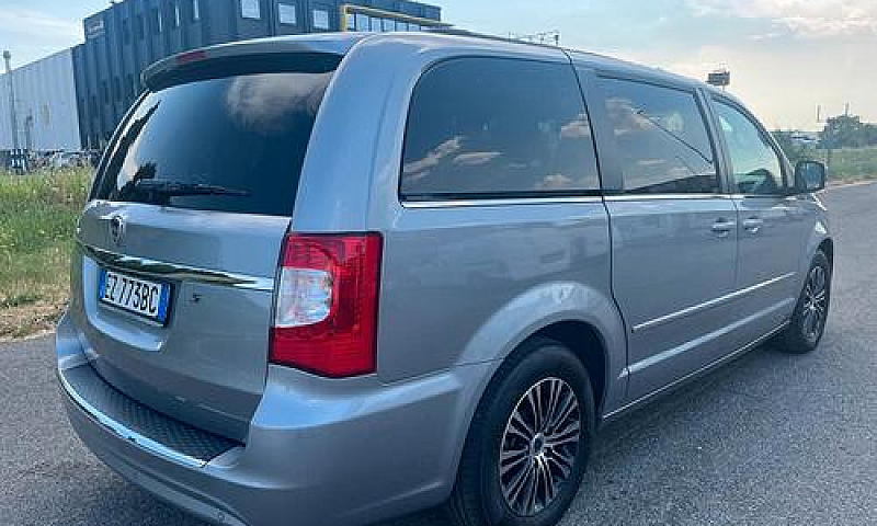 Lancia Voyager 2.8 T...