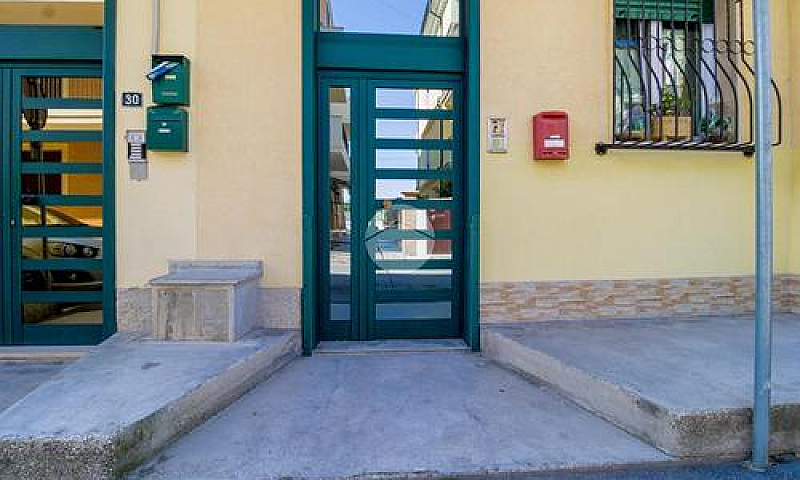 6 Locali A Pineto...