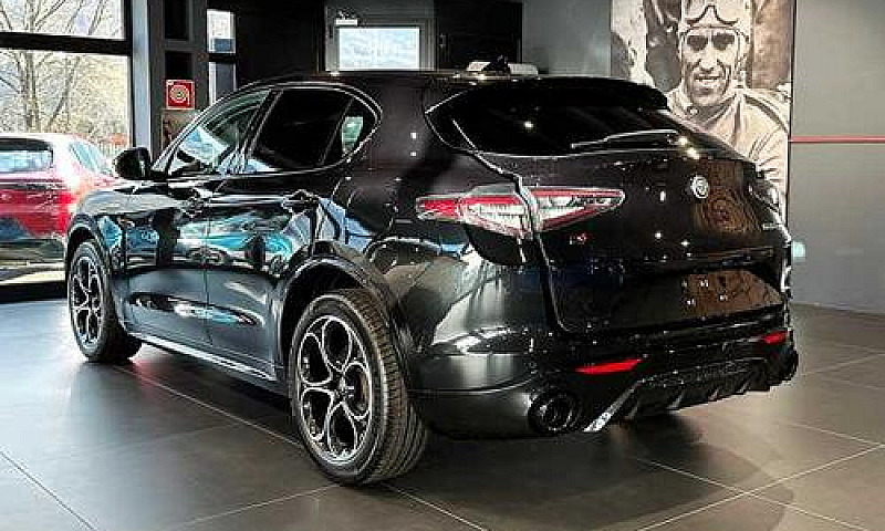 Alfa Romeo Stelvio 2...