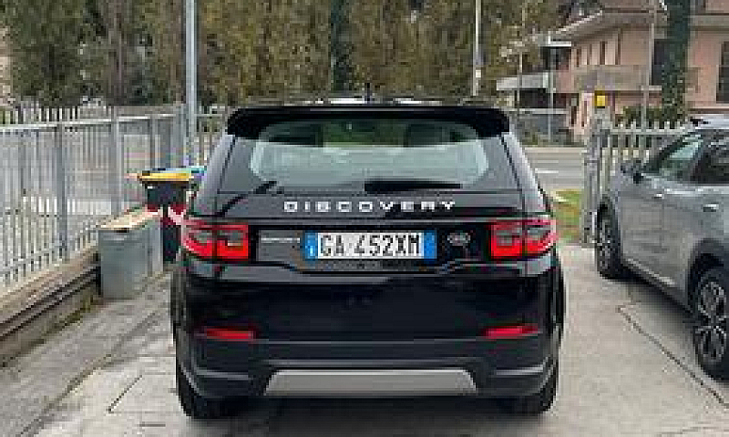 Land Rover Discovery...