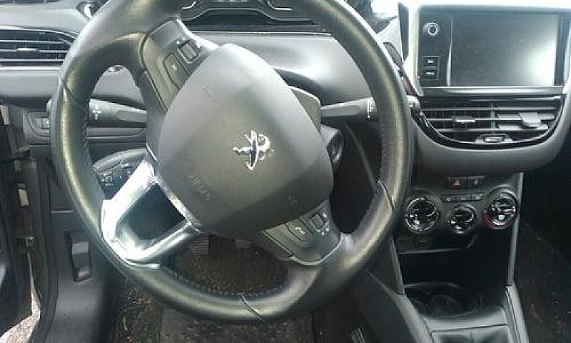 Peugeot 208 Puretech...