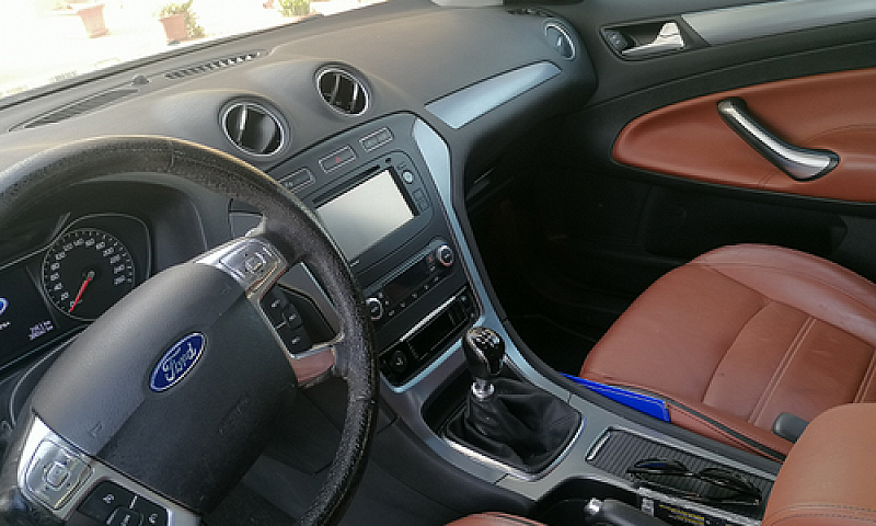 Mondeo Ford. 2012. 2...