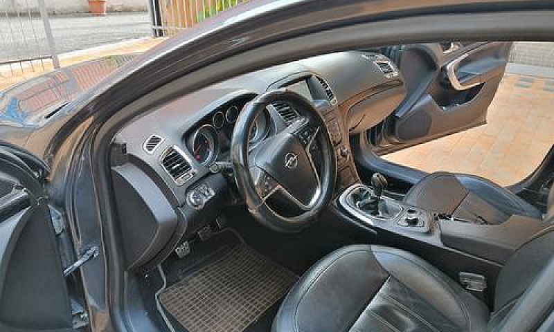 Opel Insignia - 2010...