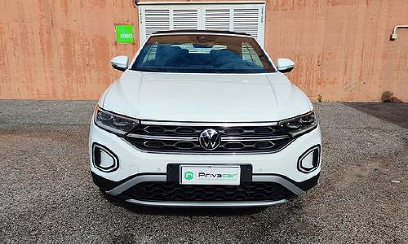 Volkswagen T-Roc Cab...