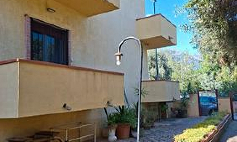 Casa Indipendente...
