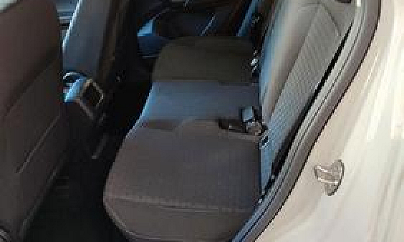 Volkswagen - T-Cross...