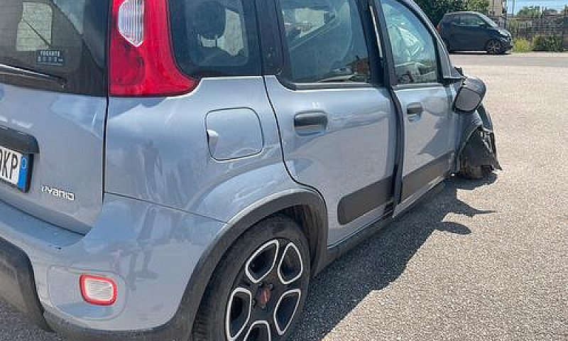 Fiat Panda 1.0 Hybri...