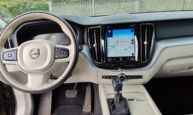 Volvo Xc60 (2017-->)...
