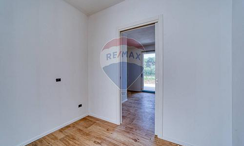 Porzione Di Villa - ...