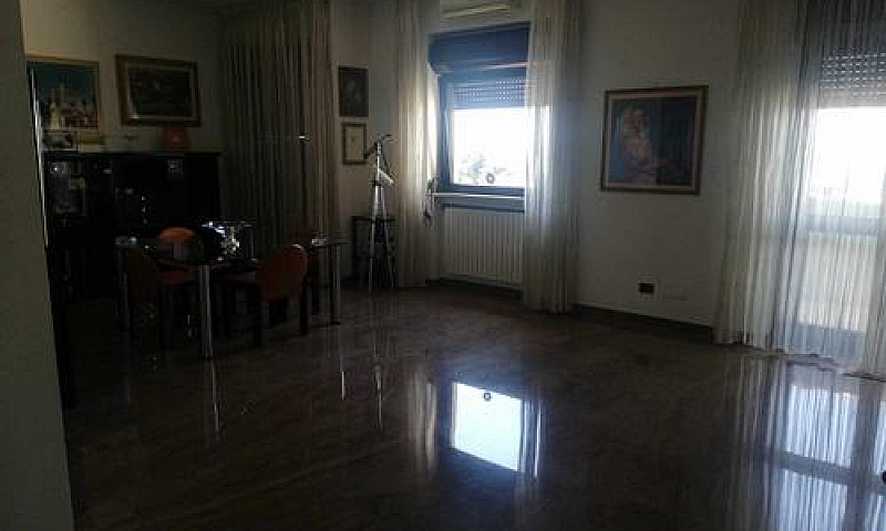 Appartamento Con Box...
