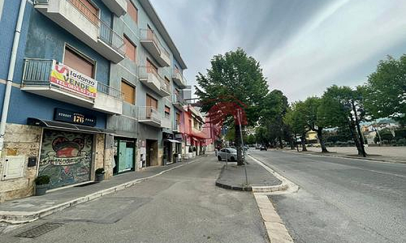 Appartamento + Di 4 ...