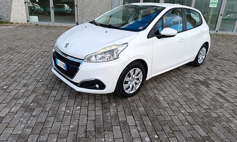 Peugeot 208 1.2 5 Po...