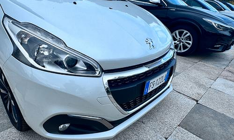 Peugeot 208 Puretech...