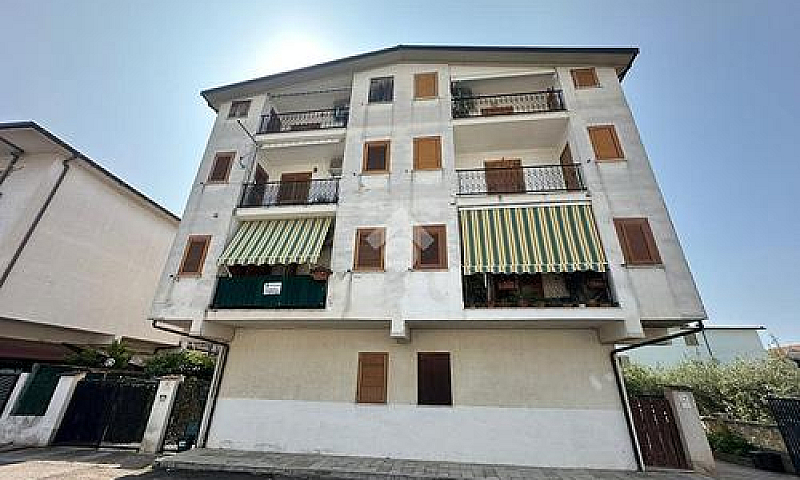 3 Locali A Villapian...