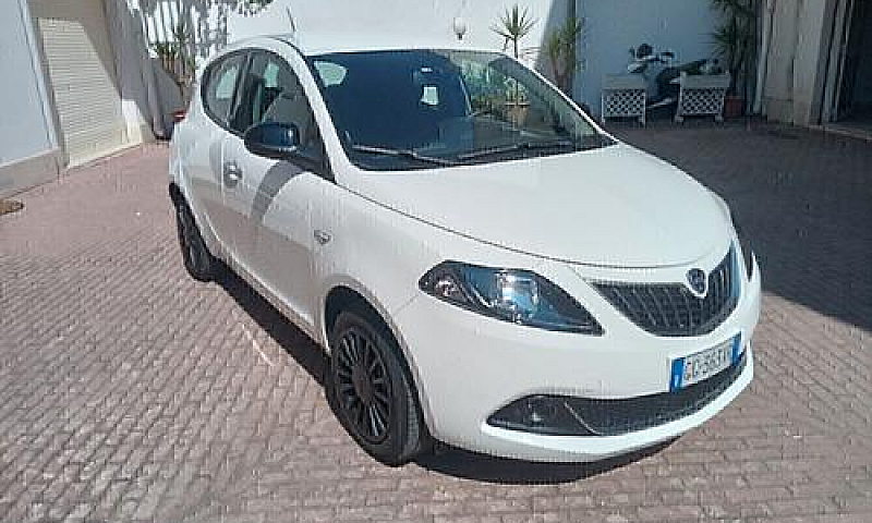 Lancia Ypsilon 1.0 H...